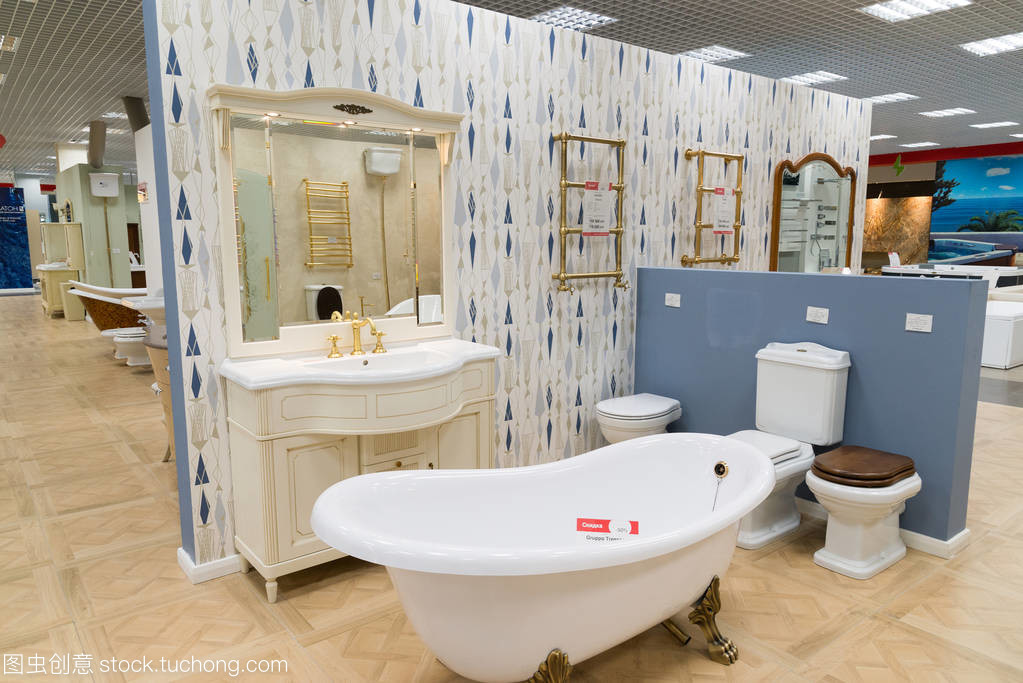 希姆基,俄罗斯-9 月 03.2016。销售浴室和卫生洁具中最大的家具存储大